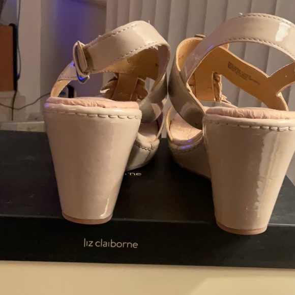 b.o.c. Patent Beige Wedge Platform Sandals, size 9. - Picture 3 of 3